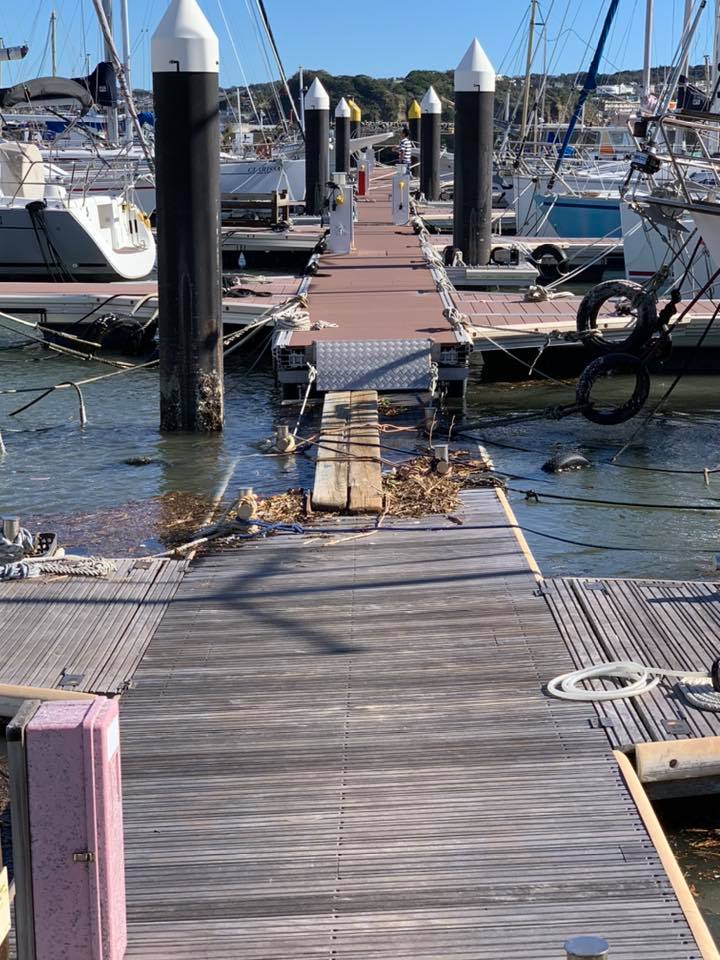 大型台風15号によるジュニア部門艇庫建物の甚大な損傷